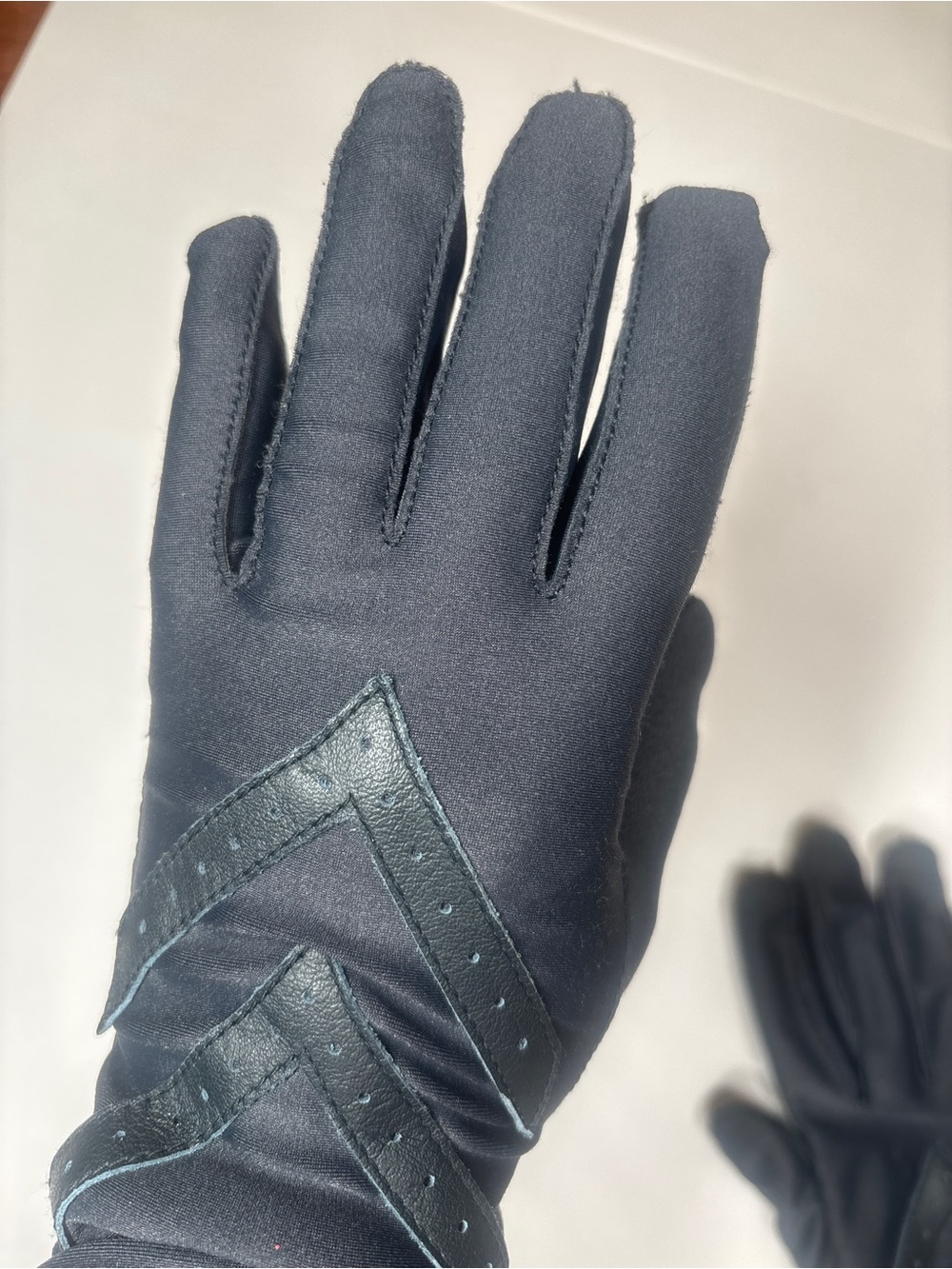 Vintage Isotoner Chevron Spandex gloves